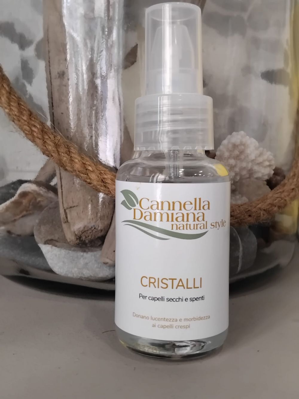 immagine dei cristalli liquidi per capelli secchi, trattati e sfibrati